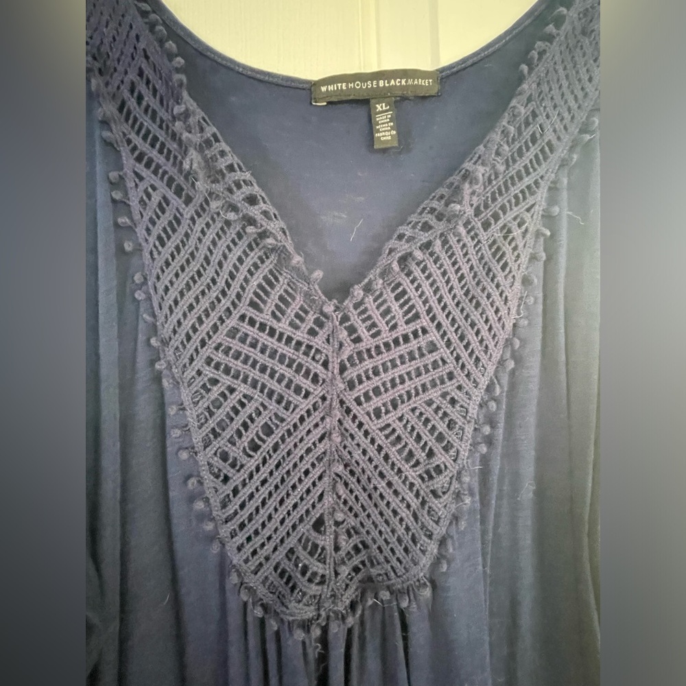 XL long sleeve cold shoulder White House Black Market top in navy. - Picture 2 of 7